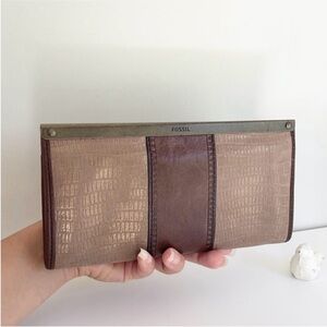 Fossil 🗝️ Genuine Leather Wallet